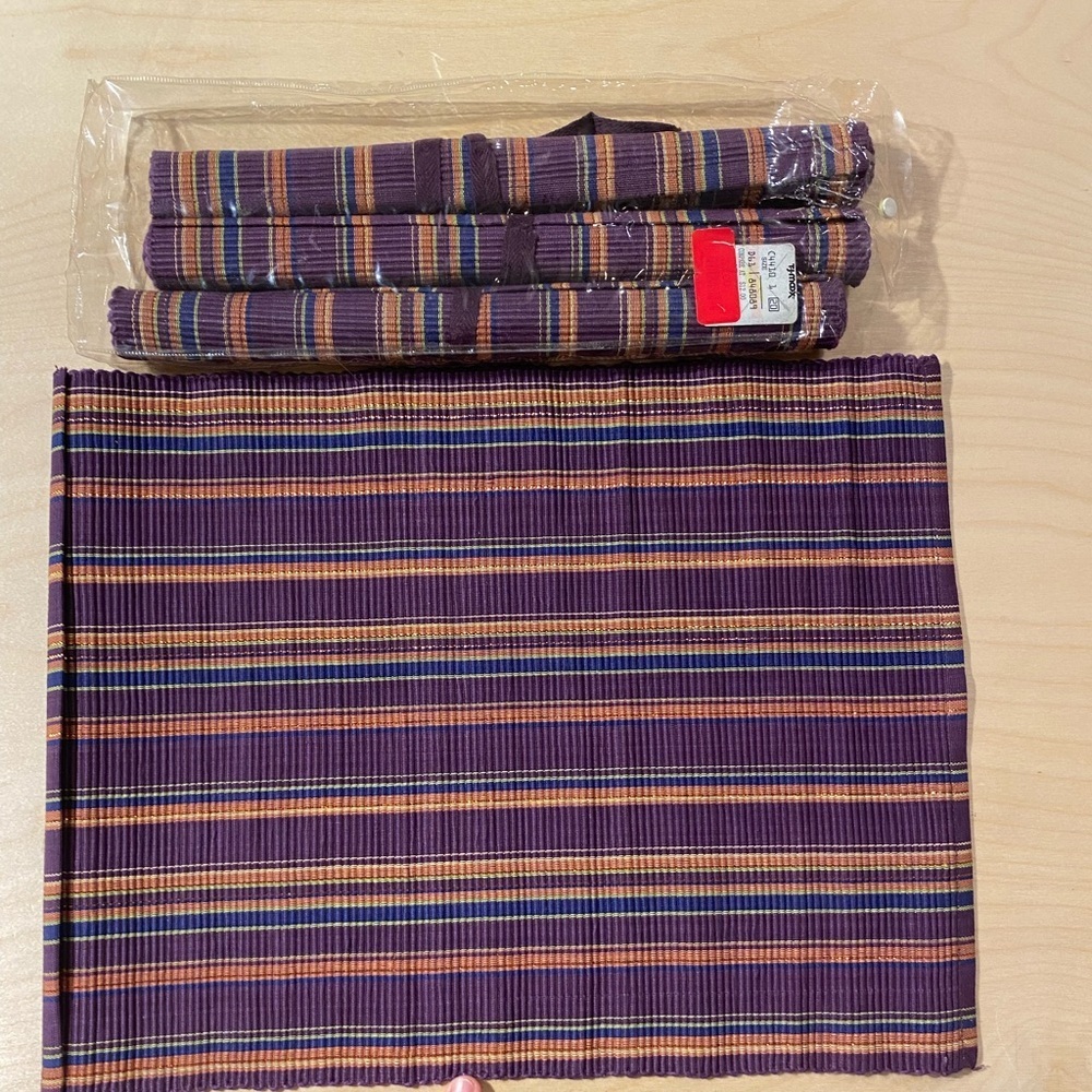 Set of 4 Striped Purple and Gold Placemats (NH) - Picture 2 of 9